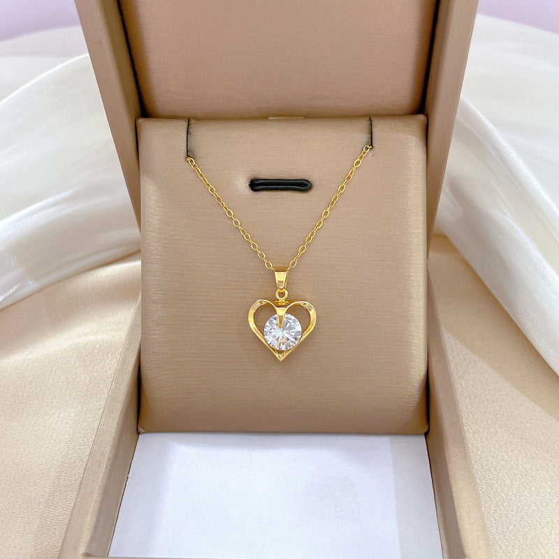 Radiant Golden Heart Necklace – Where Love Meets Luxury