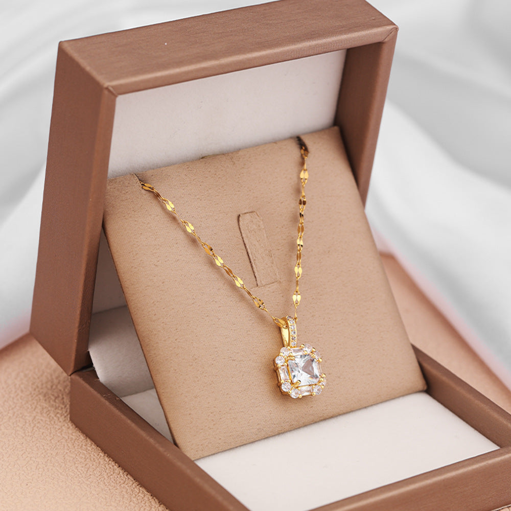 Elegant Gold-Plated Necklace with Sparkling Zircon Pendant – Timeless Glamour