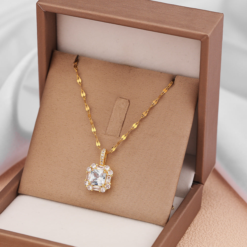 Elegant Gold-Plated Necklace with Sparkling Zircon Pendant – Timeless Glamour