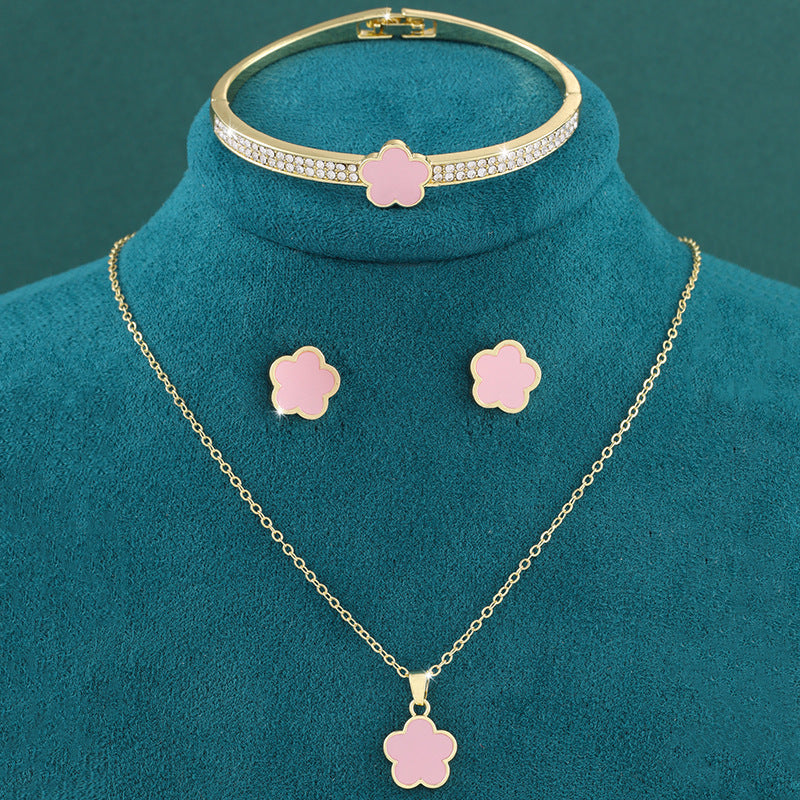 Elegant Clover Jewelry Set – Necklace & Bracelet for Women