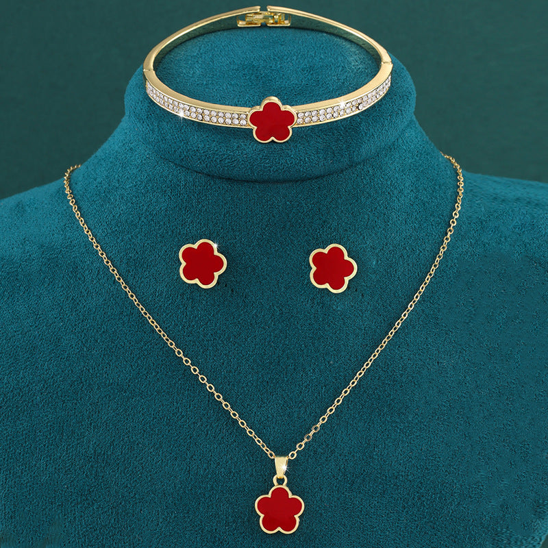 Elegant Clover Jewelry Set – Necklace & Bracelet for Women