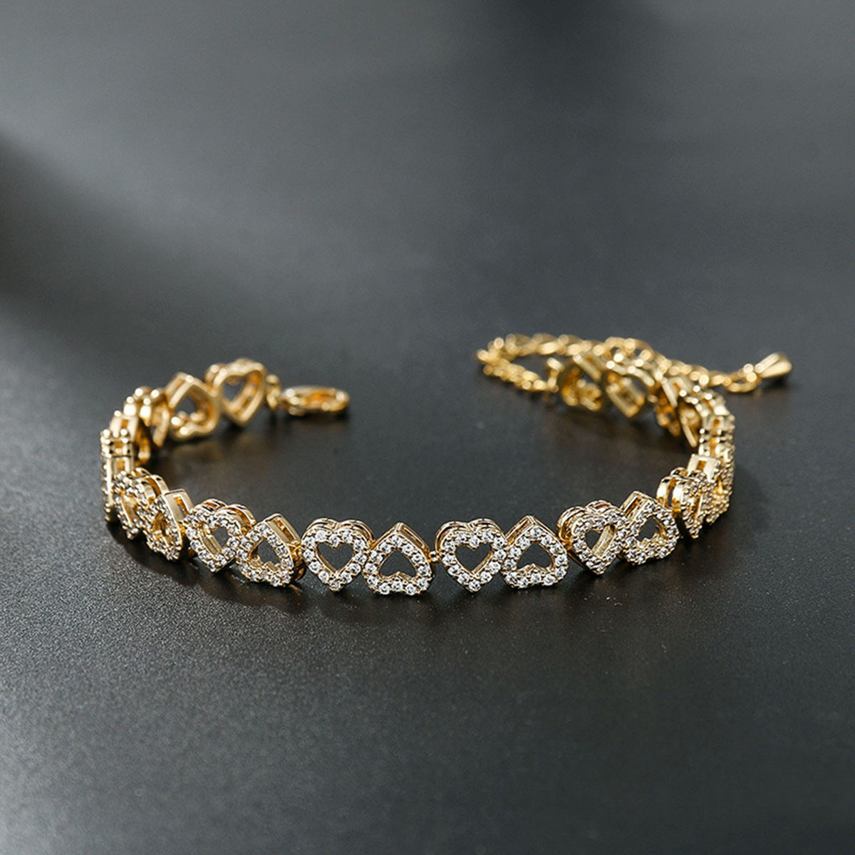 Heart Link Bracelet with Sparkling Zircon -Gold or Silver